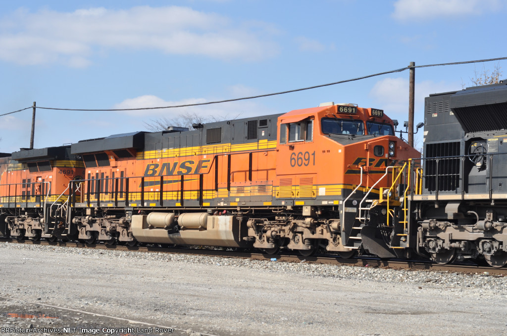 BNSF 6691 East